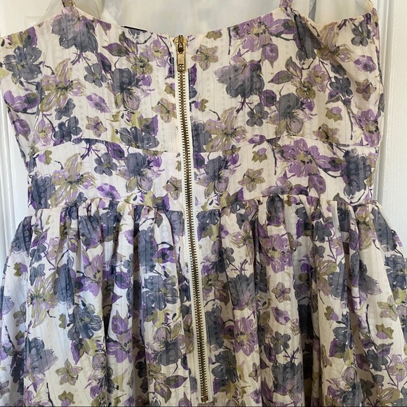 Young In Dress - Picture 5 of 5